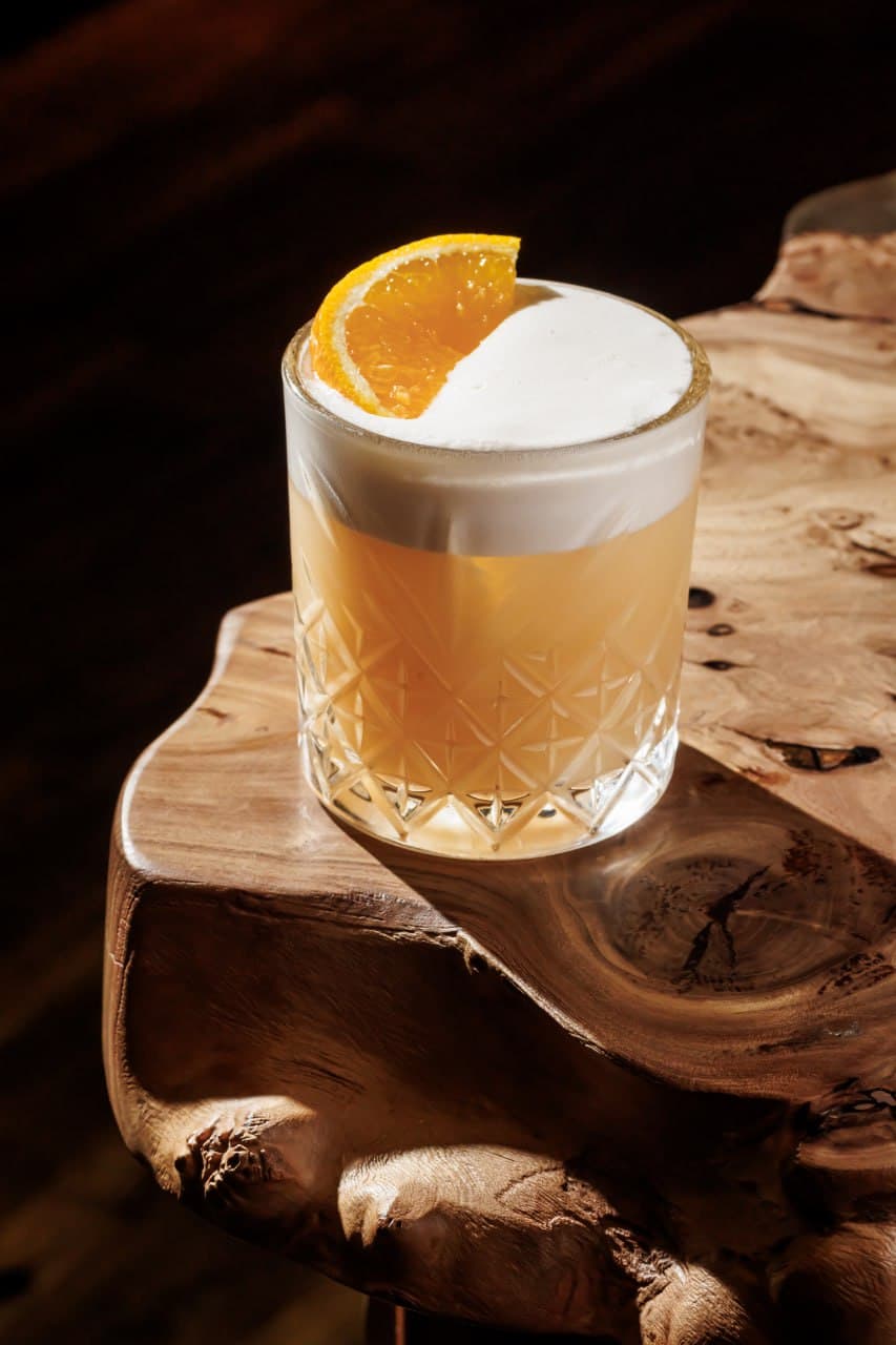 Коктейль Velvet Old Fashioned в Мята Lounge Люберцы — авторская миксология